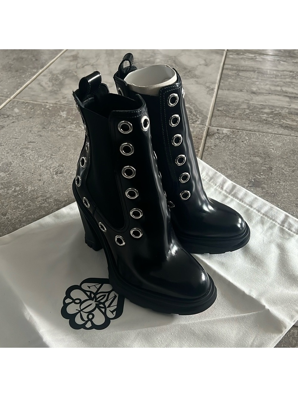 NEW Alexander McQueen Tread Grommet Embellished Boots Black Size 39.5, NWT $1290